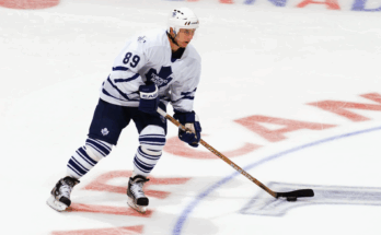 Торжественное включение Александра Могильного в Зал хоккейной славы